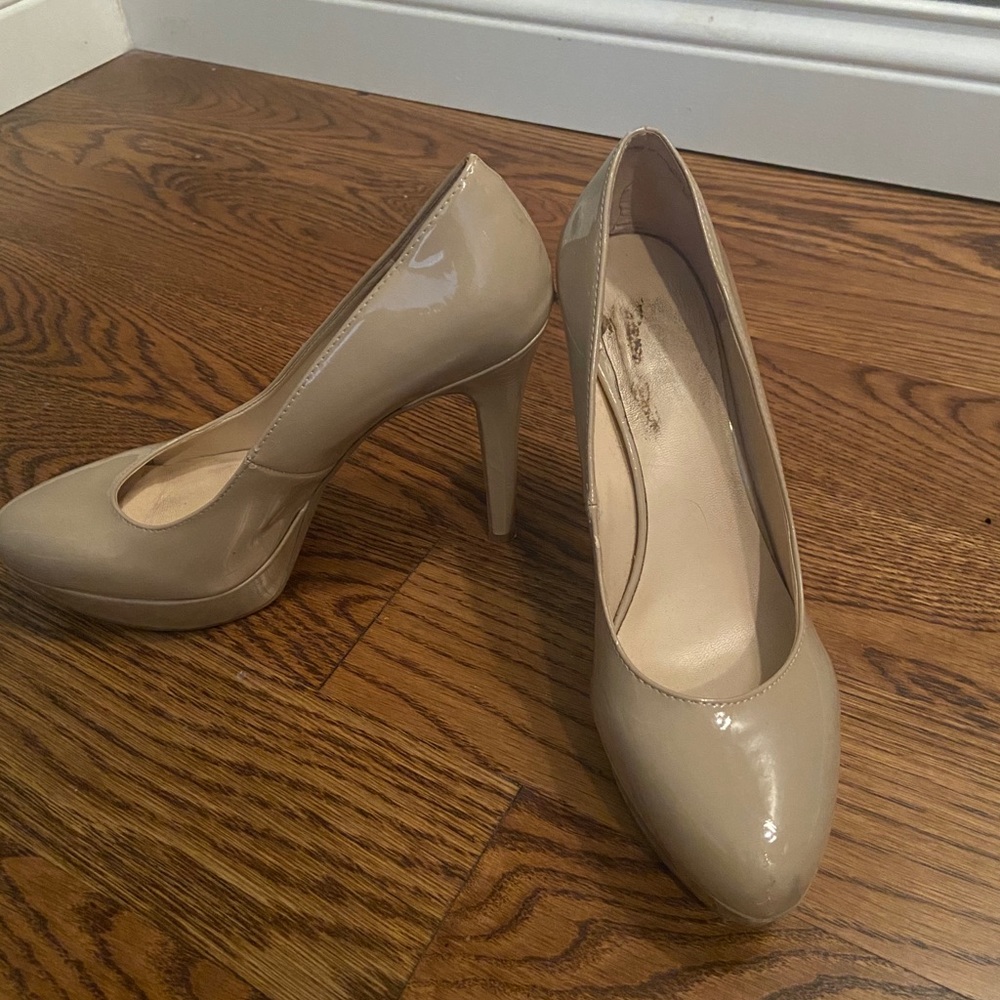Nine West Nude heels, size 9